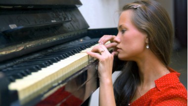 Zdjęcie zawodu Спеціалістка з виготовлення і настроювання піаніно та роялів